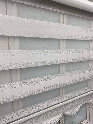 Jakarlı Zebra Perde Yeni Sezon Sosa Beyaz Gümüş Simli
